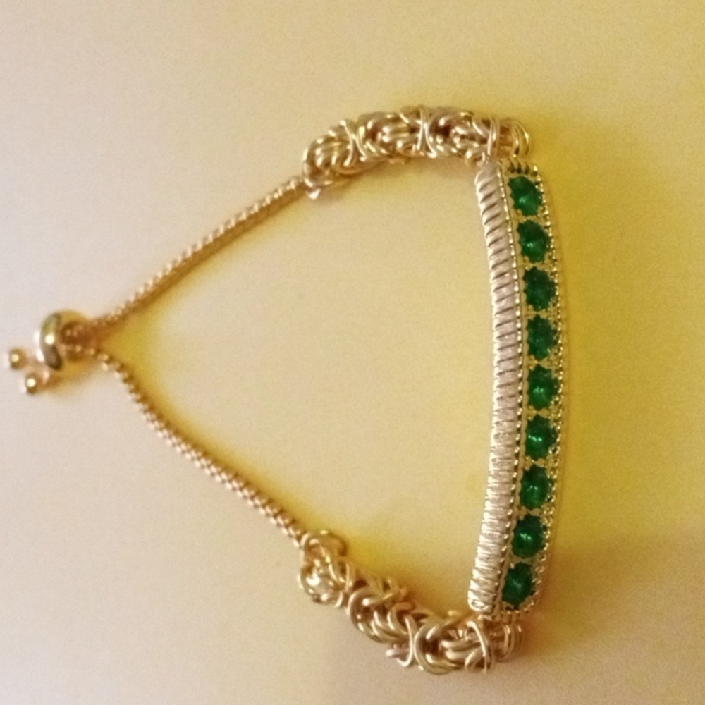 Green Simulated Diamond Bracelet  9 CTS.